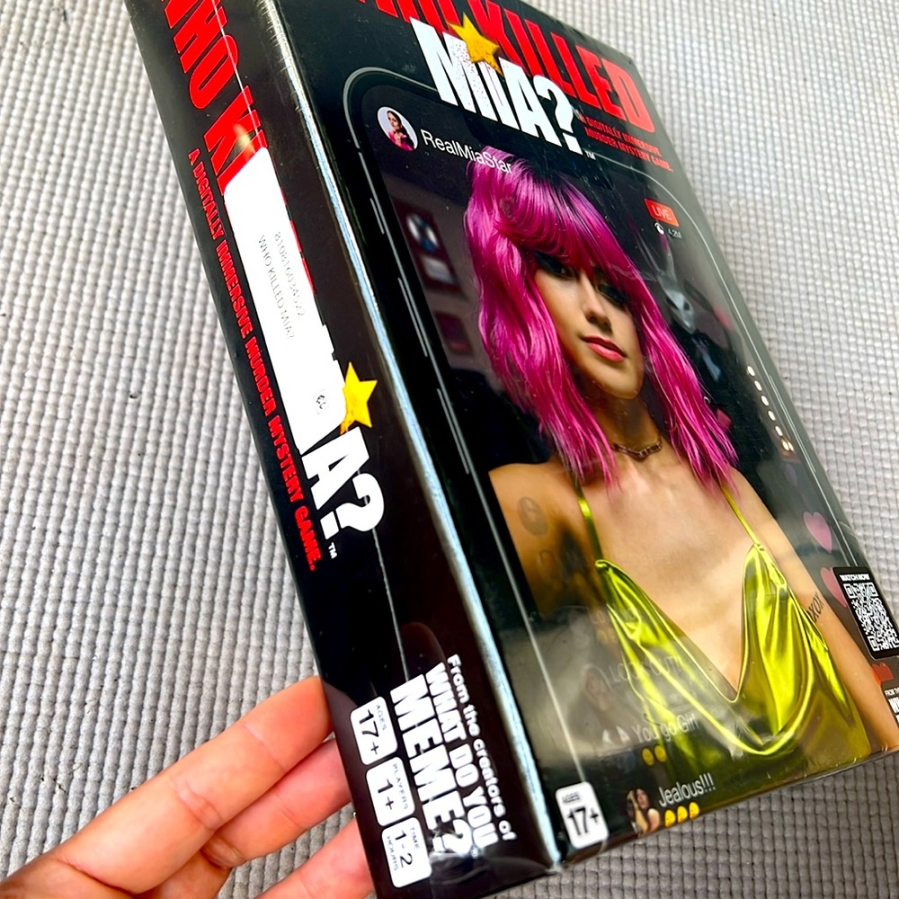 Who K^lled Mia? Card Game - Picture 3 of 3